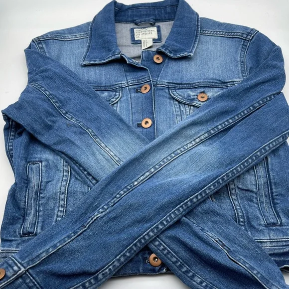 Forever 21 Denim Jacket. Size S - Picture 2 of 11